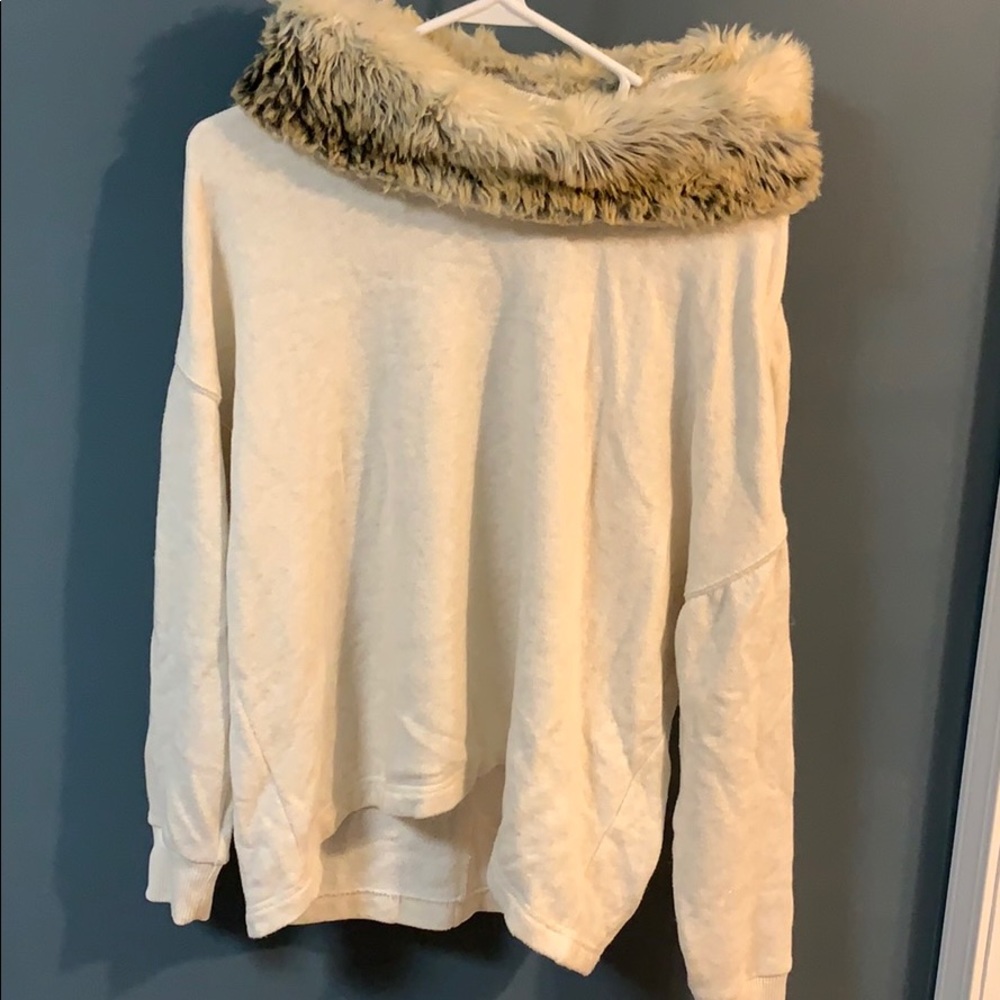 Fur neck sweater